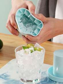 1pc Multi Grid Plastic Ice Cube Mold, Simple Bucket Design Ice Cube Making Tray, With Lid, Suitable, Silicone Portable Ice Mold, Easy Release Silicone Ice Cube Mold, For Perfectly Shaped Ice Cubes, With Multiple Compartments And Simple Bucket-Shaped Design - Blue - View 1