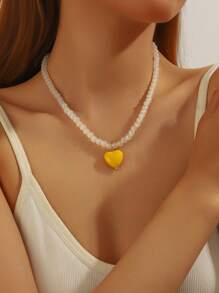 1pc Fashionable Minimalist Glass Bead Necklace With ABS Plastic Heart Charm, A Gift Or Everyday Wear