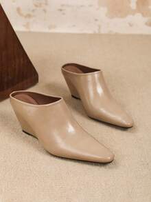 女士时尚韩版方头坡跟一脚蹬穆勒鞋，手工褶皱百搭休闲乐福鞋高跟鞋 - 卡其色 - 查看 5