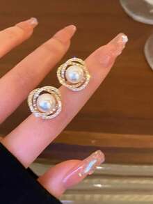 1 Pair Of Wrapped Diamond Studded Earrings - Green - View 9