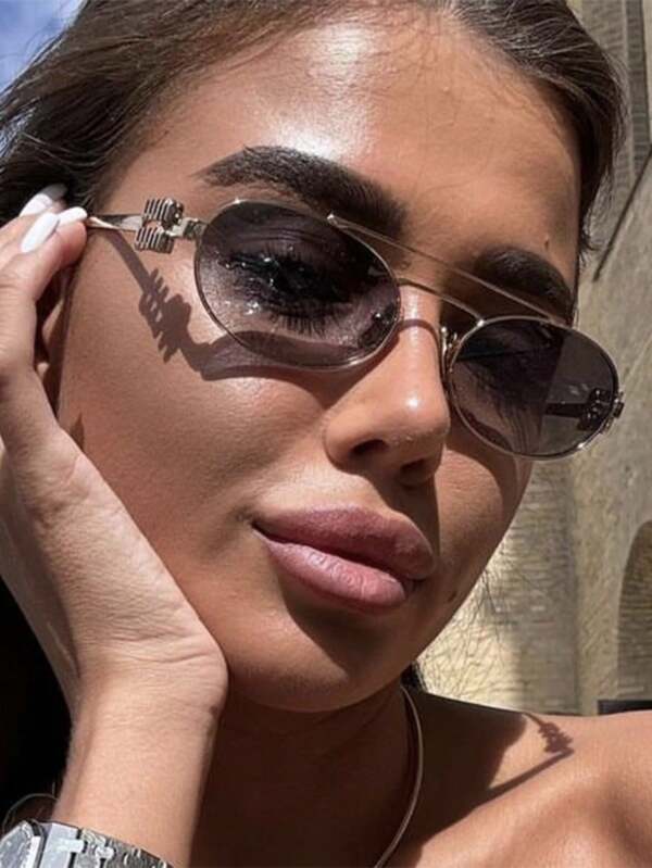 Nouvelles lunettes unisexes de haute qualité à monture métallique double pont ovale, à la mode. Conviennent pour le style de rue, les défilés, les fêtes, les couples. Polyvalentes, design de rue, décontractées, pour la plage, l'extérieur, simples, pour femmes