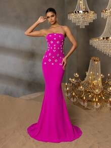 Faeriesty Đầm Maxi trang trọng thanh lịch với cổ khoét sâu và điểm nhấn là họa tiết hoa đính đá - Dáng đuôi cá, đuôi dài chấm đất dành cho tiệc Gala, tiệc cưới, dạ hội và tiệc cao cấp - Màu Hồng Tươi - Xem 4