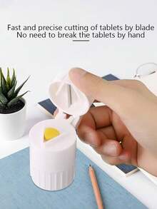 四合一药丸切割器、粉碎器、储物盒、旅行多功能收纳器、分流器、每日分配器 - 彩色 - 查看 3