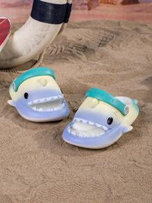Sandalias transpirables con diseño de tiburón de dibujos animados para niños, zapatos de jardín de EVA antideslizante y de alta elasticidad, zapatos de playa de bloques de colores arcoíris