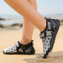 1 Pair Kids Breathable Adjustable Hook And Loop Strap Water Shoes & Hiking Sandals, Suitable For Outdoor Sports, Amusement Park, Beach