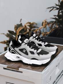 2 estilos de zapatos de verano versátiles y cómodos para hombres, zapatos de elevación de suela gruesa y transpirables de parte superior baja, tenis casuales de moda con patrones aleatorios