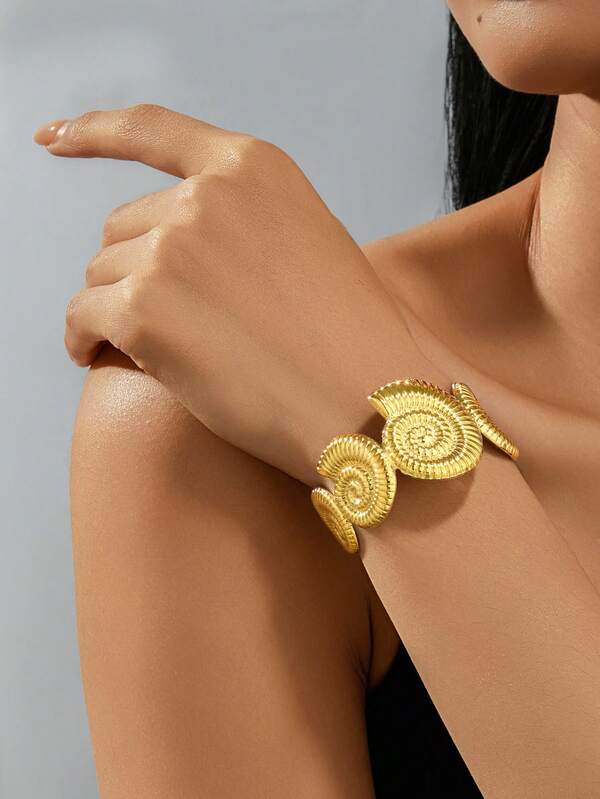 1 pieza Brazalete abierto con elemento de diseño de concha marina, accesorio elegante y de moda para uso diario