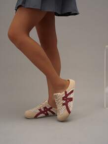 Summer's Popular New Women's Flat Shoes, Retro Perforated Breathable Upper, Mary Jane Casual Shoes, Simple And Cute Flat Casual Shoes, Light And Breathable, One-Step Lace-Up Closed Half-Support Casual Shoes, Versatile, Light And Suitable For Daily Wear, Fashionable And Multi-Functional