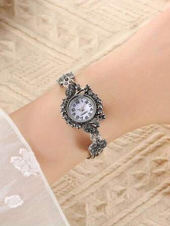 1 PIEZA Reloj de cuarzo vintage para mujer, un clásico reloj con cadena de forma redonda y con forma de flor de estilo bohemio, adecuado para uso diario y en vacaciones, el mejor regalo para mujeres.