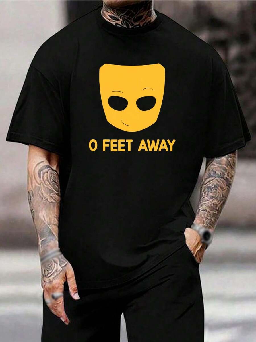 Camiseta divertida del Orgullo Gay para hombre inspirada en Grindr 'A 0 pies de distancia' - Camiseta de manga corta LGBTQ+ - Ropa informal cómoda - Regalo único para papá - Camiseta de moda para hombre - Negro - Ver 1
