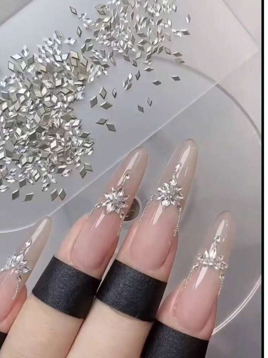 50 piezas/bolsa Mini Decoraciones de arte de uñas de cristal asimétrico plano de zirconia en forma de rombo, accesorios de cristal de alta calidad para manicura DIY, cristales de uñas súper brillantes