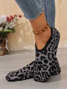 女士一脚蹬家居拖鞋 - 柔软防滑保暖鞋底，舒适衬里，适合所有季节，多功能用于瑜伽、潜水、舞蹈、旅行和酒店使用，易于携带和机洗，随机图案 - 黑色 - 查看 7