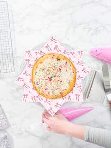 50/100pcs Pink Bowknot Food Wrapping Paper, Grease-Proof Baking Paper For Burgers, Sandwiches, Fried Foods, French Fries And Snack Trays, Suitable For Cooked Foods, Oily Foods, Classic Bread, Weddings, Parties, Holidays And Outdoor Picnics (Butterfly Print Placement May Vary Per Batch)