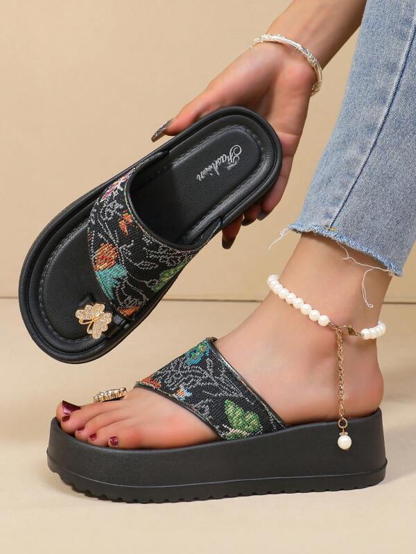 2025 New Style Fashionable Toe Loop Sandals For Women, Thick Sole, Versatile To Match Dresses, Beach Slippers