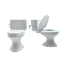 1 Stück charmante Miniatur-Toiletten-Deko - aus weißem Kunststoff, manuelles Kippdesign für Badezimmer-Ausstellungsdekoration, weißer Elefant Gag-Geschenk, über der Toilette, Miniaturfiguren