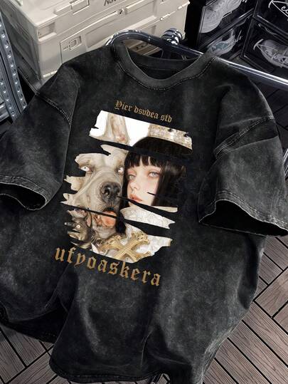 A black washed and stir-fried snowflake 230g cotton T-shirt，Stamped with a pattern on the front. The pattern seems to be an art-style figure with some lines or decorative elements around it, and the overall appearance is a retro or trendy artistic sense, adding a retro and personal atmosphere dark style Y2K style