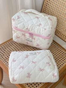 1 件/套 可爱粉色蝴蝶结图案化妆包 少女旅行化妆包 绗缝设计 儿童洗漱包 拉链柔软面料化妆包套装 大容量化妆包 带手柄 时尚手拿包 迷你八角包 文具收纳包 适用于家庭、宿舍和旅行 化妆刷包 可爱的旅行配件 化妆工具容器 女孩配饰包 大学度假巡航 暑假必备品