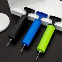 Mini pompa ad aria per palloni gonfiabili, mini pompa manuale per gonfiare palloni da calcio, pallavolo, basket e anelli da nuoto, ago per palloni gonfiabili, pompa multi-uso portatile e manuale, facile da usare per biciclette, palloni da calcio, palloni da basket, anelli da spiaggia e accessori da spiaggia, galleggianti da piscina - nero - Visualizzare 8