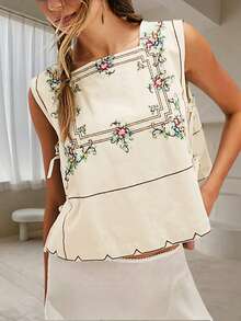 Women's Side Tie Up Vest Vintage Floral Embroidered Tank Tops Y2k Boho Graphic Sleeveless Square Neck Lace Up Shirt Crop Tops Summer Loose Fit Cute Flower Going Out Tops Beach Vacation Streetwear - 黃色 - 查看 1