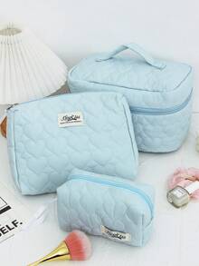 1 件/套 这款蓝色爱心绗缝包小巧清新可爱，是一款时尚休闲便携的化妆包，也可用于收纳卫生巾、有线耳机、充电器、耳机等物品，是旅行化妆包、护肤包、糖果化妆包、护士用品、节日礼物等的理想之选。它还可以用作收纳包、化妆品整理包、桌面整理包、圣诞礼物、小袋子、礼品袋/小手提包、化妆品整理包、迷你袋、大容量袋等，是送给女性的绝佳礼物。 - 藍色 - 查看 3