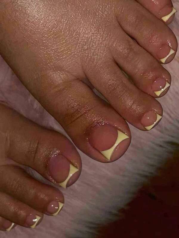 24 piezas de uñas postizas cortas y cuadradas de estilo francés en color amarillo, uñas postizas rosas transparentes y sencillas, con un gel de gelatina y una lima de uñas