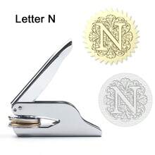 1 件不锈钢压花印章，巴洛克风格 26 个字母 A-Z 首字母系列，带花卉图案，手持式图书馆印章，首字母压花印章，婚礼压花印章，纸质压花印章，适用于书籍、信封、婚礼请柬和图书馆材料学校用品，返校