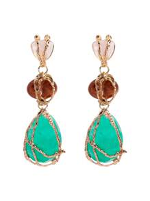 2 Peças Brincos de Gota de Água, Brincos Geométricos de Nicho de Alto Padrão ZAA, Brincos Fashion e Simples para Mulheres, Adequado para Uso Diário por Mulheres. O material de resina causa uma leve diferença de cor nos brincos, o que não afeta o seu uso. O design exterior oco é fácil de sair, basta pressioná-lo de volta com a mão sem afetar o seu uso