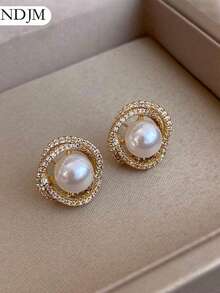 1 Pair Of Wrapped Diamond Studded Earrings - Green - View 7