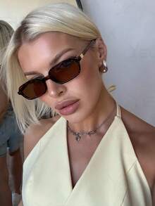 1pc Small Frame Square Retro Black Fashion Glasses, European And American Personalized, For Women And Men, Suitable For Summer Vacation, Beach, Street Photography, Travel, Fashion Eyewear