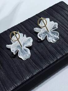 1 对亚克力白色花瓣长款复古时尚独特个性化耳环，百搭欧美风，适合女士和女孩、派对、婚礼、生日礼物 - 白色 - 查看 4