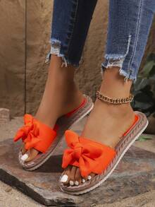Sandálias rasteiras femininas com laço decorativo, chinelos de verão leves e plus size, confortáveis e estilosos para a praia, chinelos de dedo femininos.