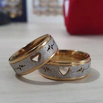 Par de Aliança Prata Dourada Jateada Aço Inox 316L Namoro  Noivado Coração e Batimento Vazado Diamantado