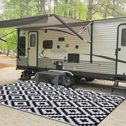 Alfombra de exterior con bolsa de transporte + 4 estacas - Estera de paja de plástico impermeable, alfombra de exterior de paja de plástico reversible de doble cara, adecuada para autocaravana, campamento, picnic, playa, patio, piscina, porche, granja