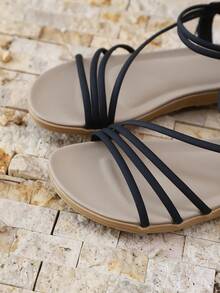 A Pair Of Shoes  Elegant  Vacation  Beach  PU Leather  Criss Cross    Flat Sandals  Beach  Holiday  School  Vacation  Party  Office  Home  Summer - 黑色 - 查看 6