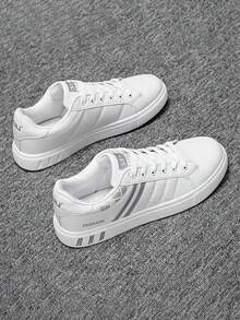 Zapatos deportivos ligeros para hombre Zapatos de tabla con cordones resistentes al desgaste Diseño de moda antideslizante Zapatos casuales para correr Se puede utilizar en varios escenarios Tres colores disponibles - Gris - Ver 6