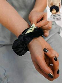 1pc Multi-Functional Hair Tie Storage Pouch - Portable Money Hider & Organizer, Non-Waterproof, Zippered Scrunchie Elastic Hair Tie With Secret Pocket For Keys, Cash, Headset, Accessory Storage - Fashionable Polyester Hair Band Accessory, Large Capacity Makeup Organizer Makeup Case, For Lipstick, Brush, Skincare, Mobile Phone, Coin, Small Items, For Home, Gift, Vacation And Festival Halloween Christmas Multifunctional Use Home Bathroom Decor Summer