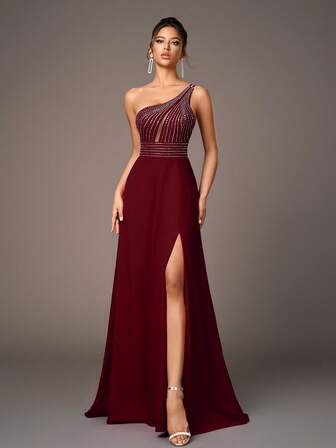 Rhinestone Decor Backless Halter High Slit Lace-Up Maxi Formal Dress, Elegant & Luxury Burgundy Asymmetric Slim Fit Thigh High Slit Evening Gown, Suitable For Formal Occasions Like Concerts, Weddings, Parties, Prom, Bridesmaid