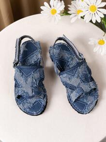 Un par de sandalias de niños de moda, nuevas sandalias de playa para niños del verano 2025, sandalias casuales para fiesta y vacaciones, sandalias de estilo bohemio, sandalias cómodas con suela gruesa y blanda, sandalias con