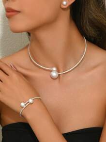 Set de joyería de 4 piezas para mujer, incluye collar, pulsera y aretes, de estilo minimalista con perlas y metal plateado, de moda y versátil