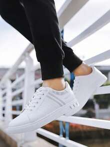 Zapatos deportivos ligeros para hombre Zapatos de tabla con cordones resistentes al desgaste Diseño de moda antideslizante Zapatos casuales para correr Se puede utilizar en varios escenarios Tres colores disponibles - Gris - Ver 4