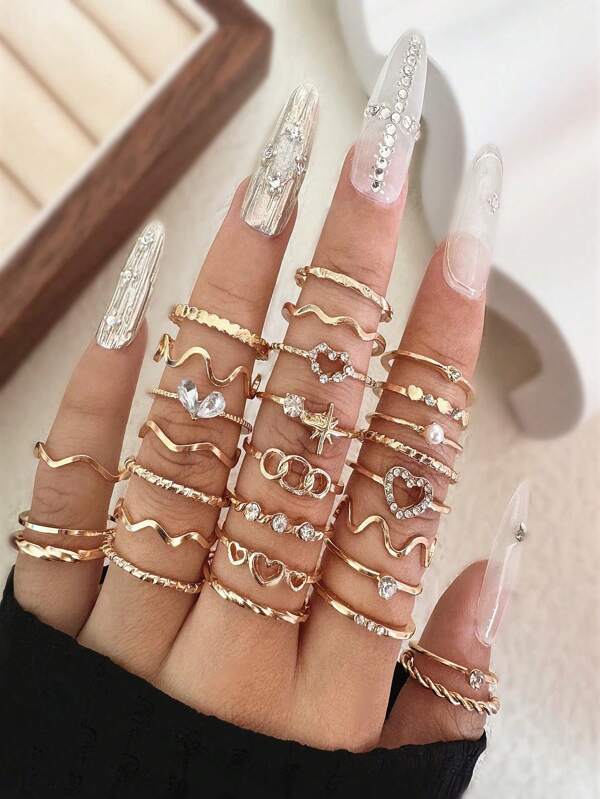 Set de 28 anillos de diseño con forma de corazón, estilo geométrico y elementos de acento bohemio