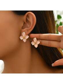 1 paire/3 paires Boucles d'oreilles à fleurs à 4 pétales dégradées colorées, simples et douces pour un port quotidien, cadeau de vacances pour les femmes