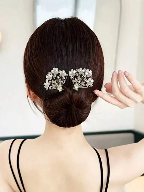1pc Fashionable Rhinestone Flower Pattern Hair Clip, Bun Extension, Bun Hair Piece, Hair Bun Maker, Hair Styling Pins, Bobby Pins, Hair Accessories, School Stuff, Hairpin, Rave Accessories, Vacation Outfits Woman