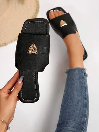 Women's Black Square-Toe Flat Slippers With Metallic Leopard Head Buckle Decor, Embossed Strap Slip-On Beach Sandals, Elegant Casual Versatile Summer New Arrival