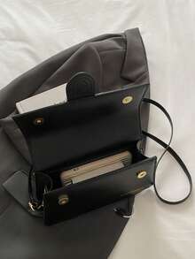 优质PU翻盖纯色手提方形包，简约通勤斜挎包，小容量纹理立体手提包。适合购物、钱包、学生、年轻女性、办公室女性。非常适合办公室、大学、工作、商务、通勤、户外活动、旅行和野餐。