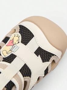 Balabala 男孩迪士尼戶外運動涼鞋-卡通設計、可調節錶帶、防滑橡膠鞋底的透氣網眼封閉腳趾夏季鞋-男孩和女孩輕便舒適的登山涼鞋 - 白黑色調 - 查看 8