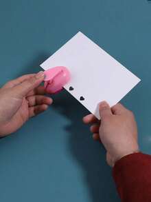 1/2pcs Paper Cutting Small Embosser, Creative Heart Pattern Design Handbook Making Aids, Photo Album Scrapbook Decoration Supplies, Small Love Embosser - Pink - View 5
