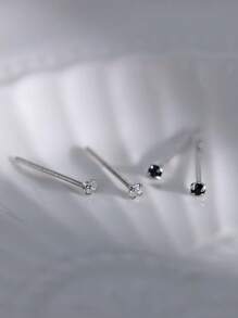 Set de 4 pares de aretes de clavos cuadrados de zirconia en blanco y negro con acabado de cobre con baño de níquel, hipoalergénicos y para dormir, joyería de mujer a la moda, perfecta para uso diario, vacaciones en la playa, fiestas de boda, regalos para el Día de San Valentín o Acción de Gracias, accesorio versátil para todas las estaciones, un excelente regalo para fiestas o cumpleaños para familiares y amigos