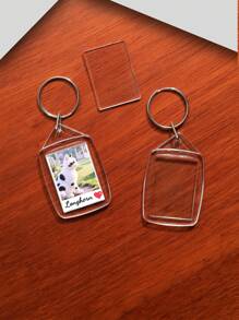 1 pièce Porte-clés personnalisé avec photo et texte, porte-clés acrylique personnalisé, porte-clés de couple personnalisé, anneau porte-clés photo. Cadeau pour la Saint-Valentin, anniversaire, anniversaire de couple. Multi-fonctionnel, ornemental, réutilisable, exquis, élégant, de haute qualité, coloré, moderne, personnalisé, unique. Cadeau idéal pour lui, elle, petit ami, papa, petite amie, maman, famille, amis, salon de thé, maison, jardin, bureau, pour les anniversaires, la Saint-Valentin, la fête des mères, les anniversaires, la fête des pères, la remise des diplômes, les mariages, le pendaison de crémaillère