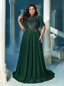 QOQ Klassischer Stil dunkelgrünes Abendkleid in Große Größen für Damen, elegantes formelles Kleid für Abendpartys, Konzerte, Dinnerpartys, Hochzeitsgäste, Galas, karitative Abschlussfeiern, Chiffon-Material mit Spitzenbesatz und Stehkragen
